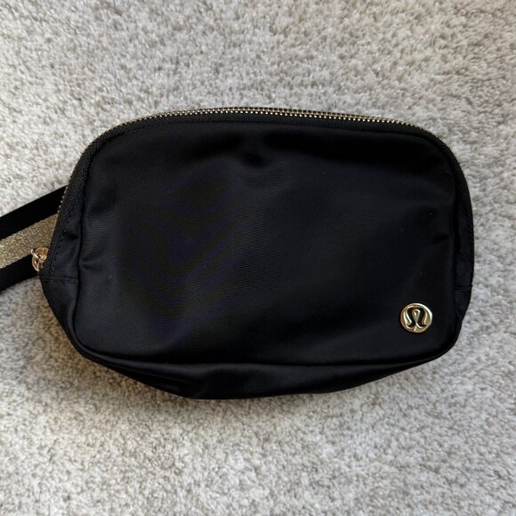 Lululemon Everywhere Belt Bag 1L - Picture 1 of 4